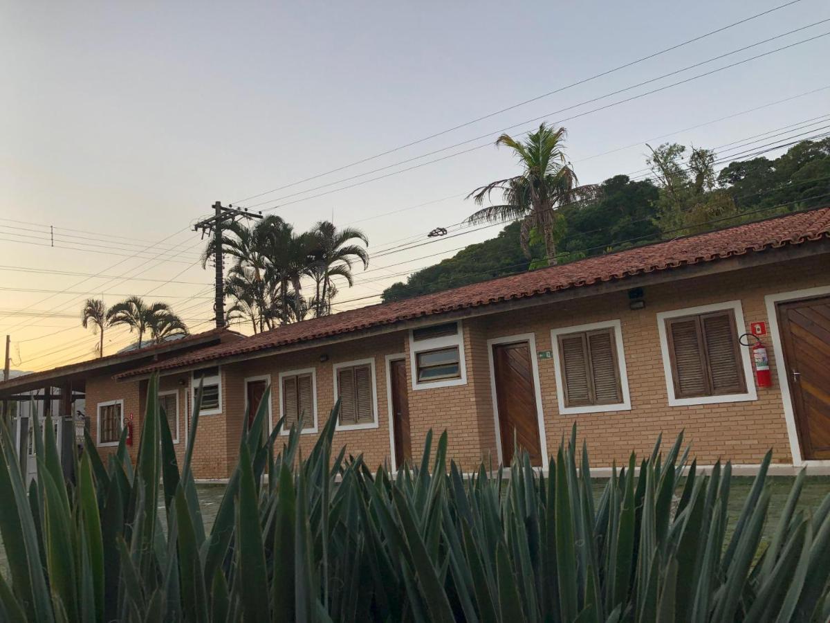 Hotel Pousada Nosso Cantinho Ubatuba Buitenkant foto
